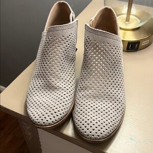 Lucky Brand Perforated Ankle Booties - Light Gray size 7.5